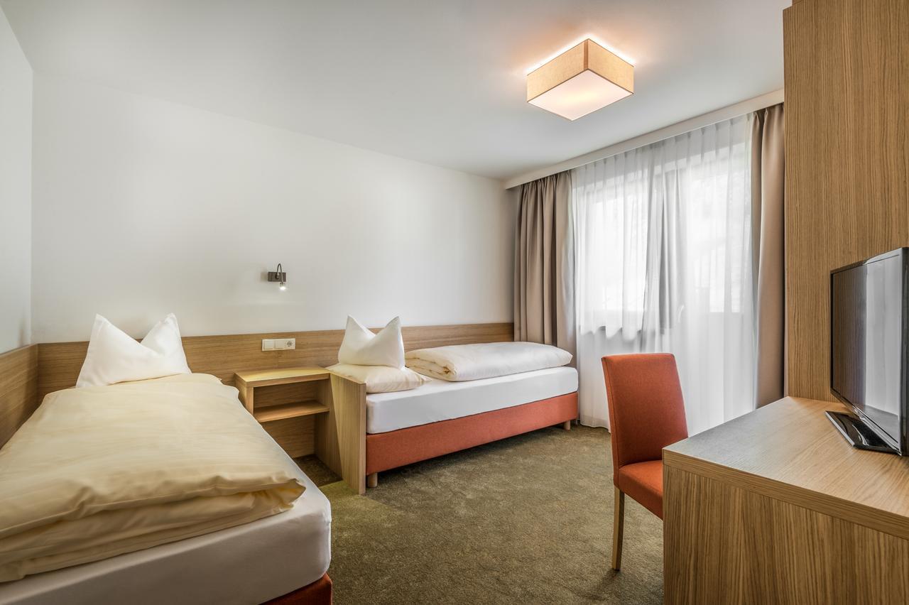 Hotel Miramonti Badia  Zewnętrze zdjęcie